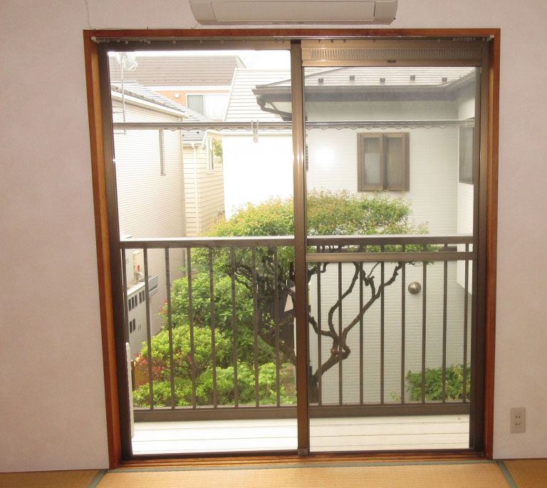 施工前の2F和室窓